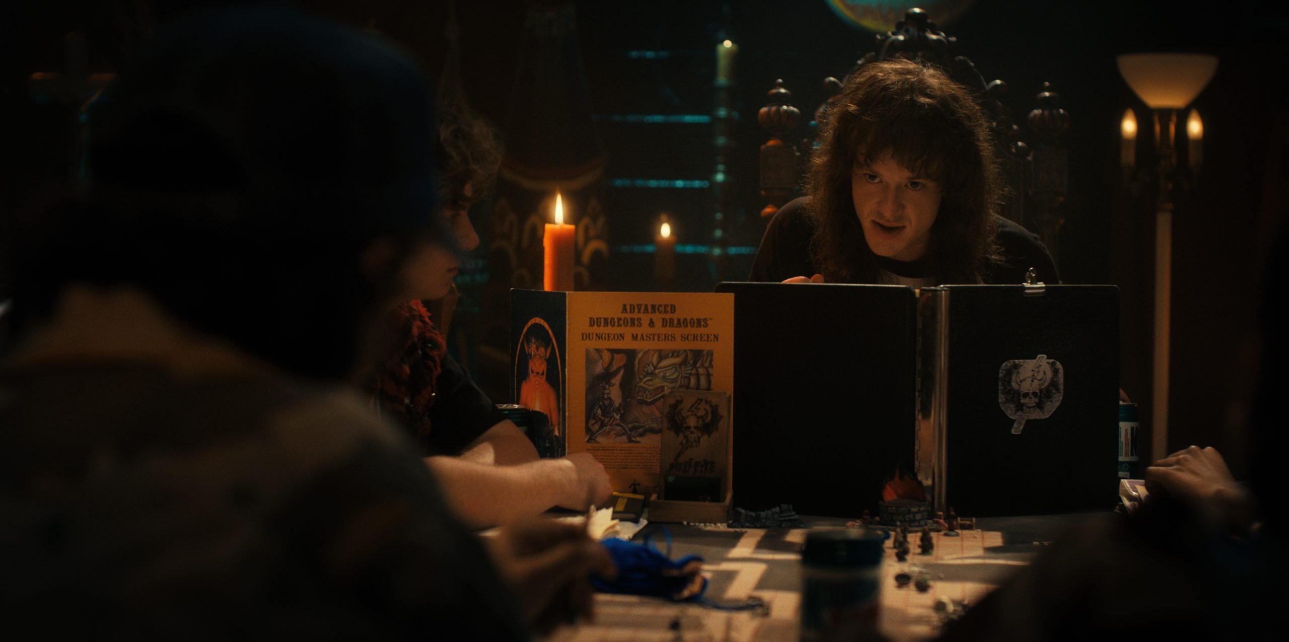 Eddie Munson (Joseph Quinn) playing Dungeons and Dragons in 'Stranger Things 4'