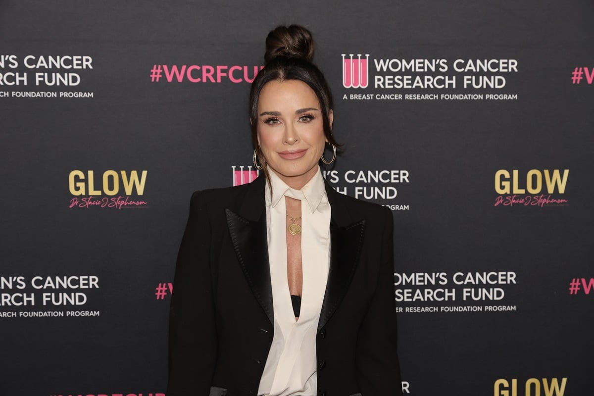 Kyle Richards arrives at "An Unforgettable Evening" Benefiting The Woman's Cancer Research Fund at Beverly Wilshire, A Four Seasons Hotel on April 10, 2024 in Beverly Hills, California.